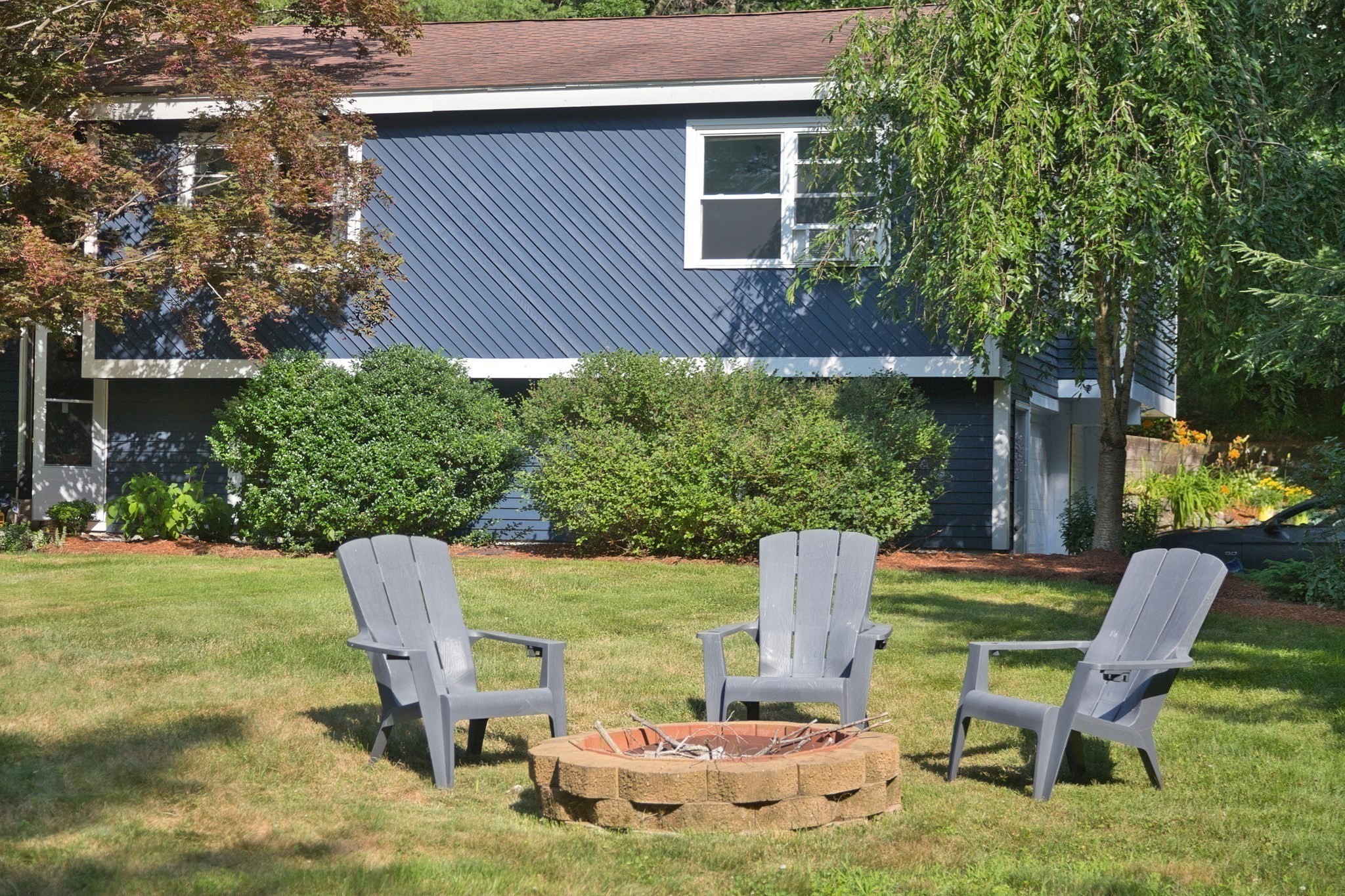 10 Lowell Dr