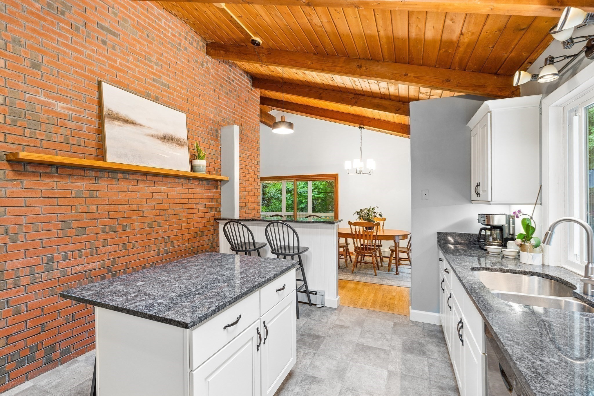 10 Lowell Dr