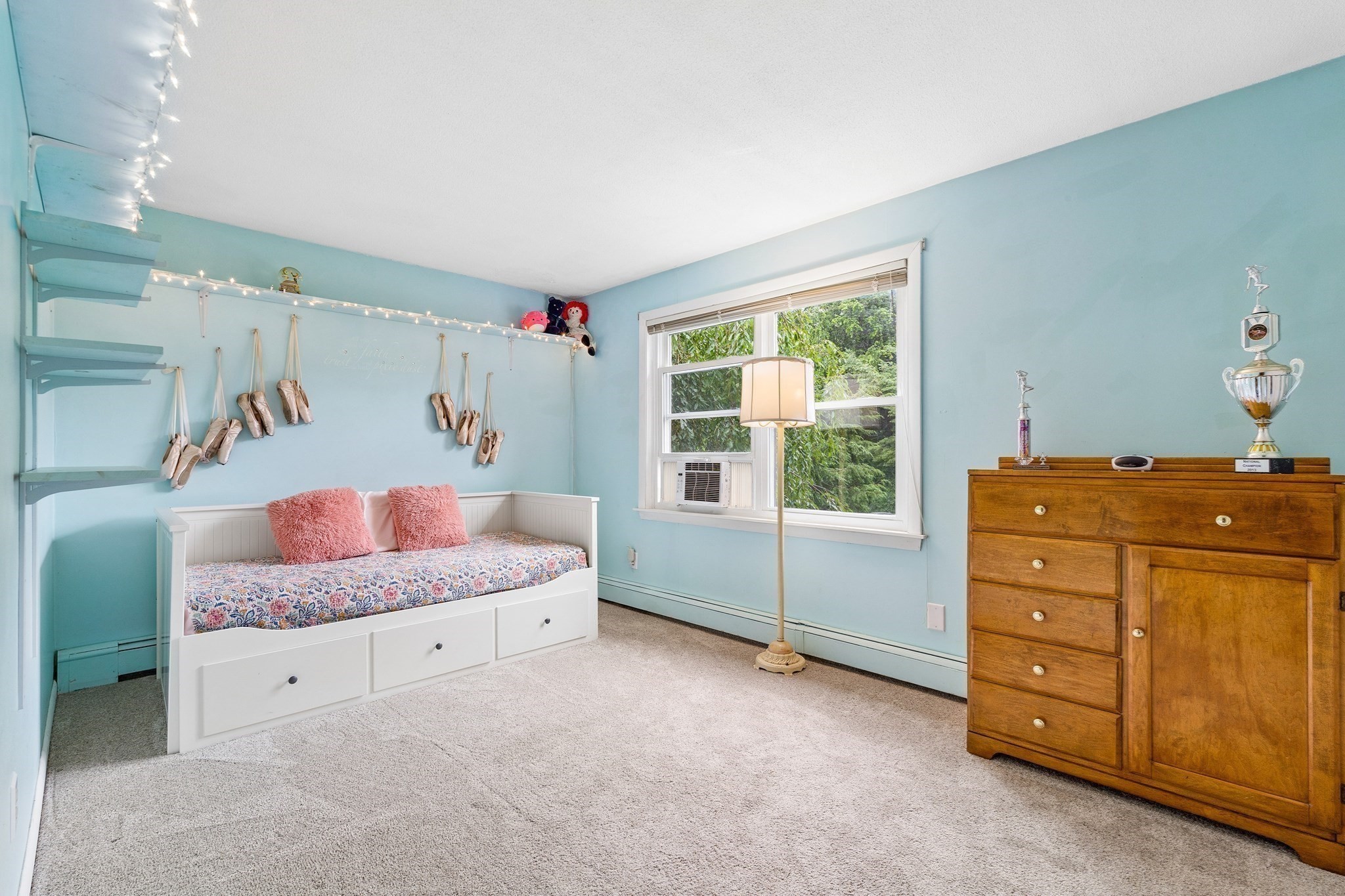 10 Lowell Dr