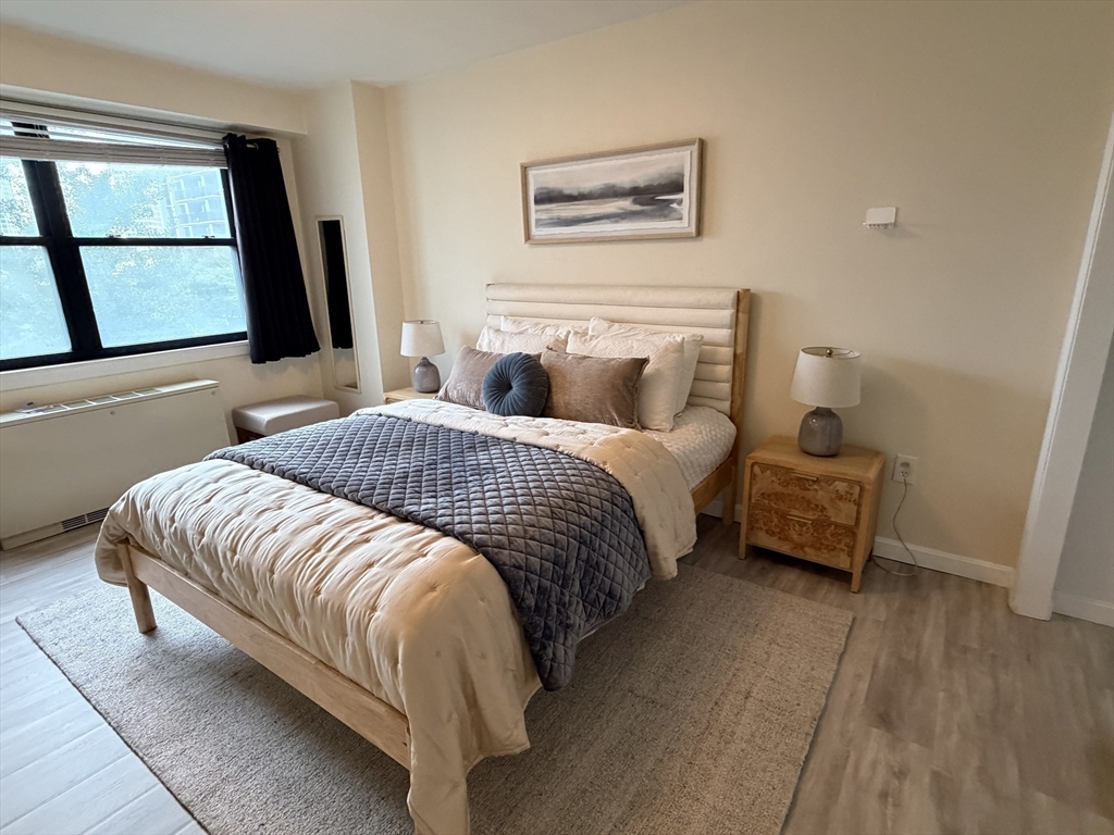 9 Hawthorne Pl # 7H