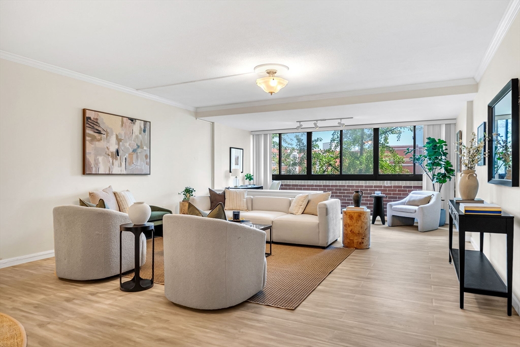 9 Hawthorne Pl # 7H