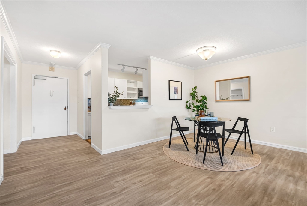 9 Hawthorne Pl # 7H