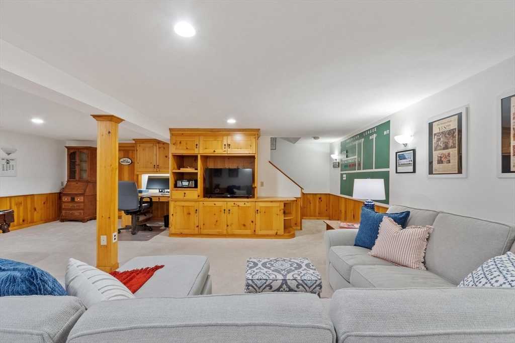 5 Myrtle Dr