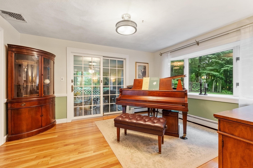 5 Myrtle Dr