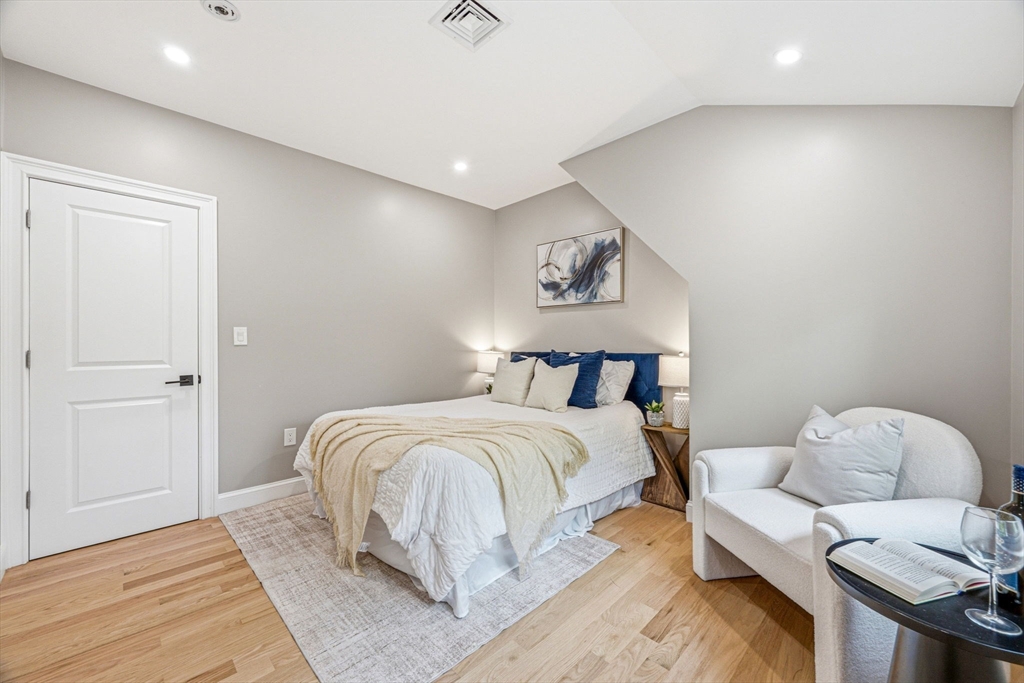 63 Russell Rd