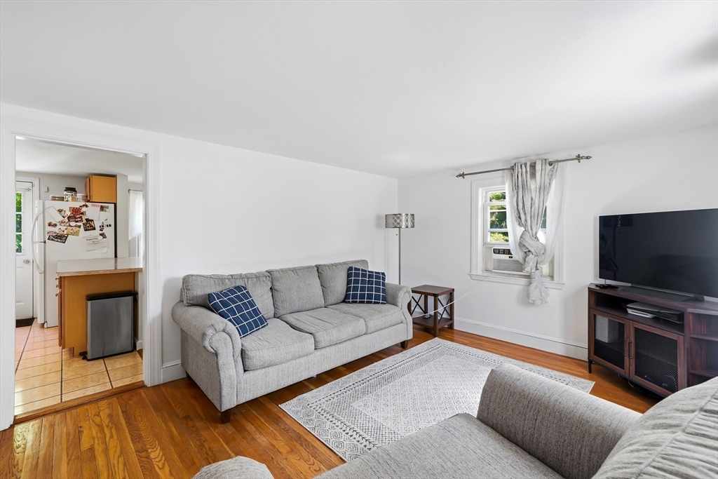 18 Tyler St