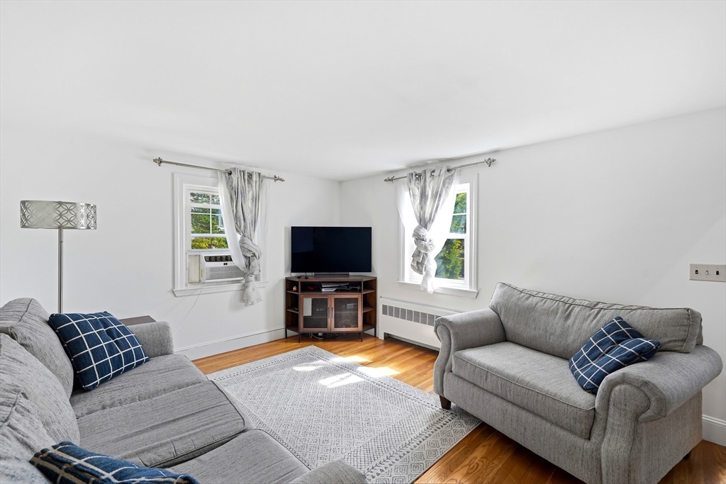 18 Tyler St