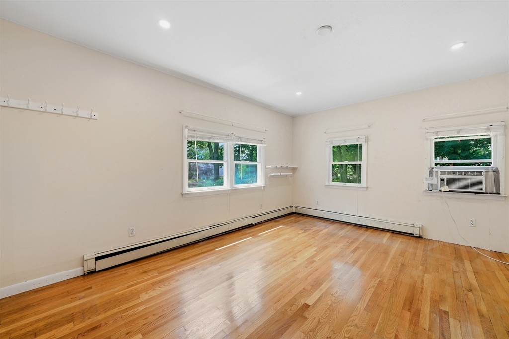 70 Muller Rd