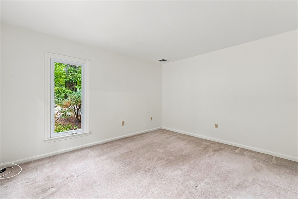 15 Fifer Ln # 15