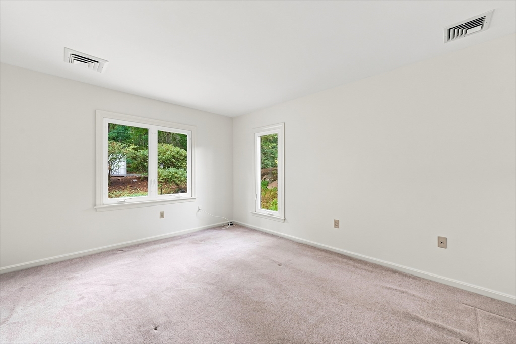 15 Fifer Ln # 15