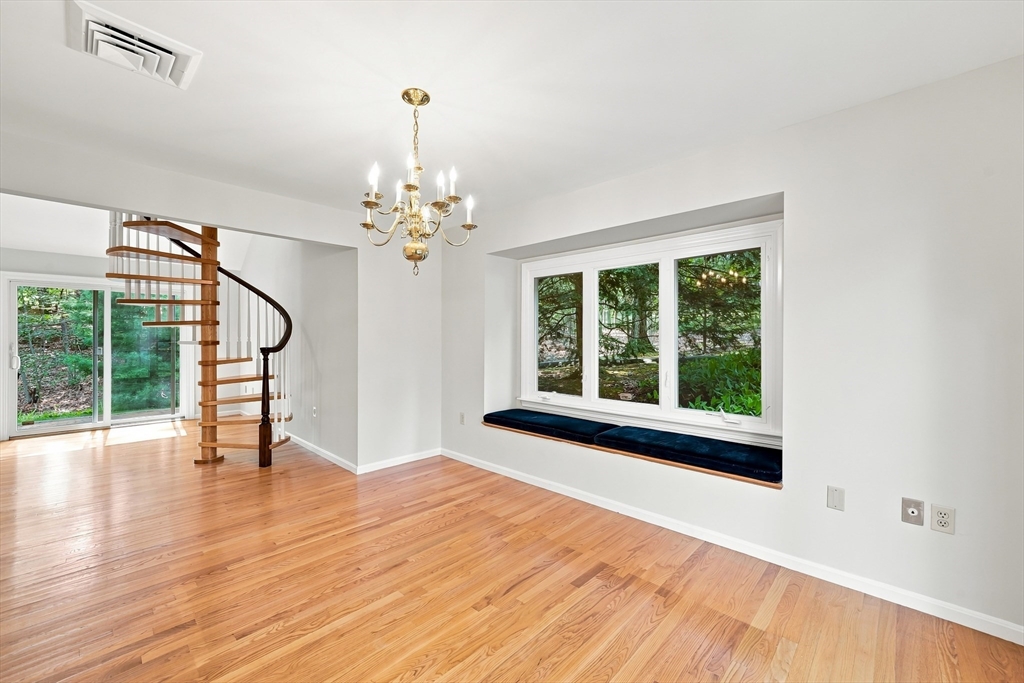15 Fifer Ln # 15