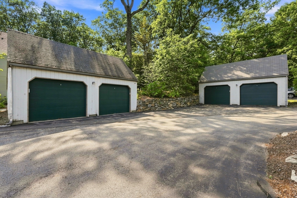 15 Fifer Ln # 15