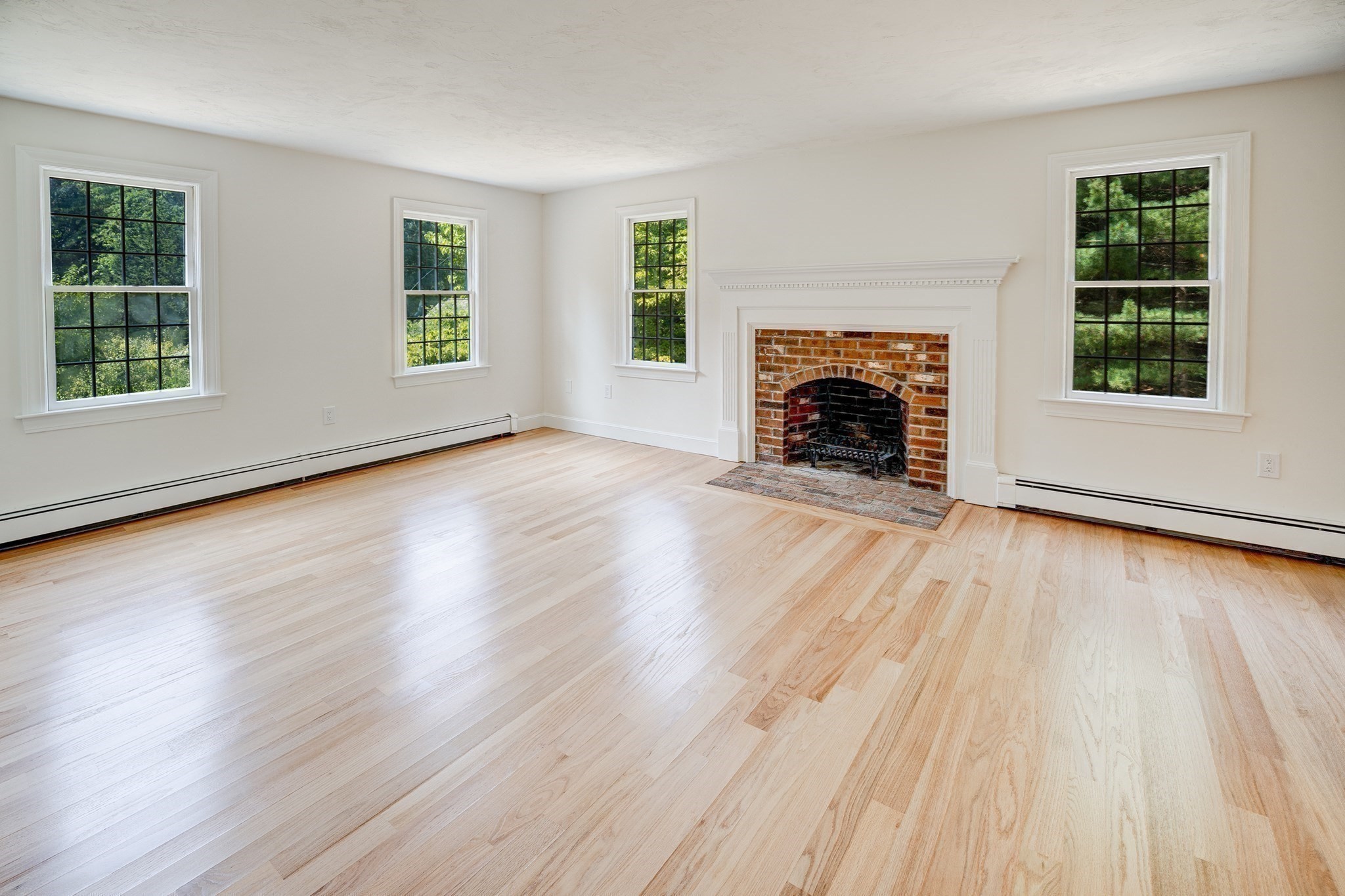 1157 Main St