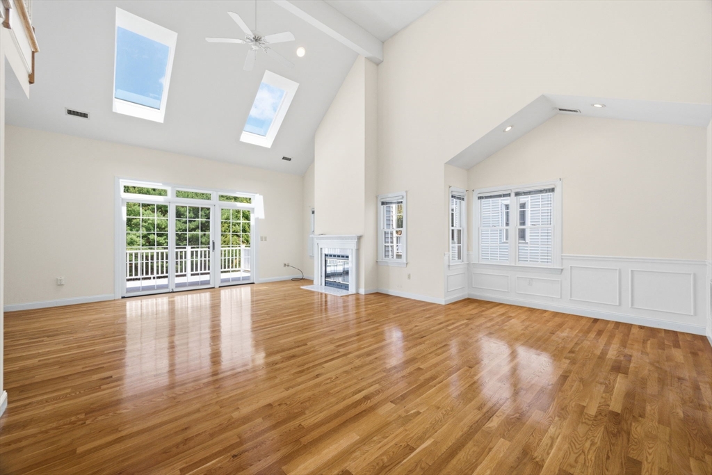 605 Middle St # 22