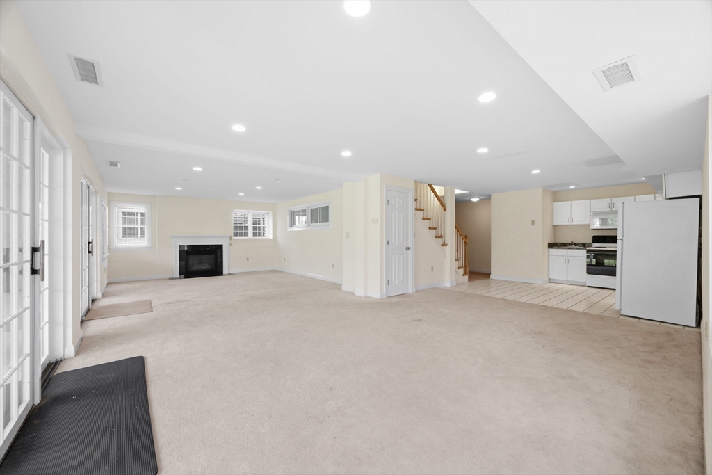 605 Middle St # 22