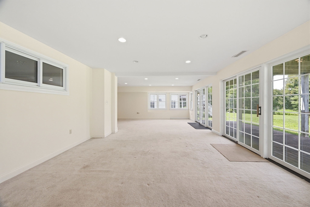 605 Middle St # 22