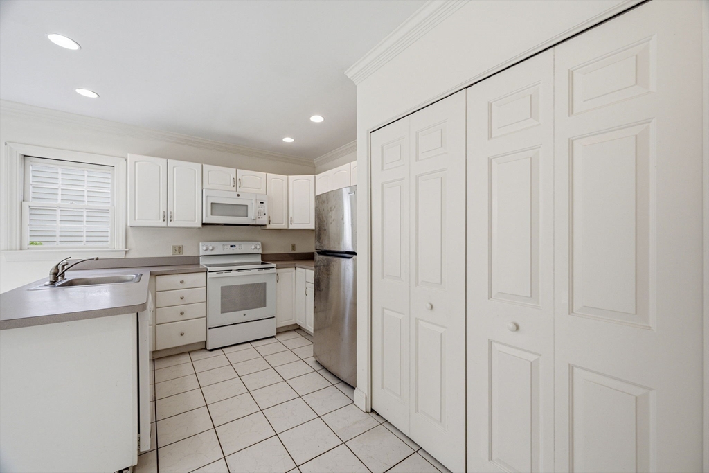 605 Middle St # 22