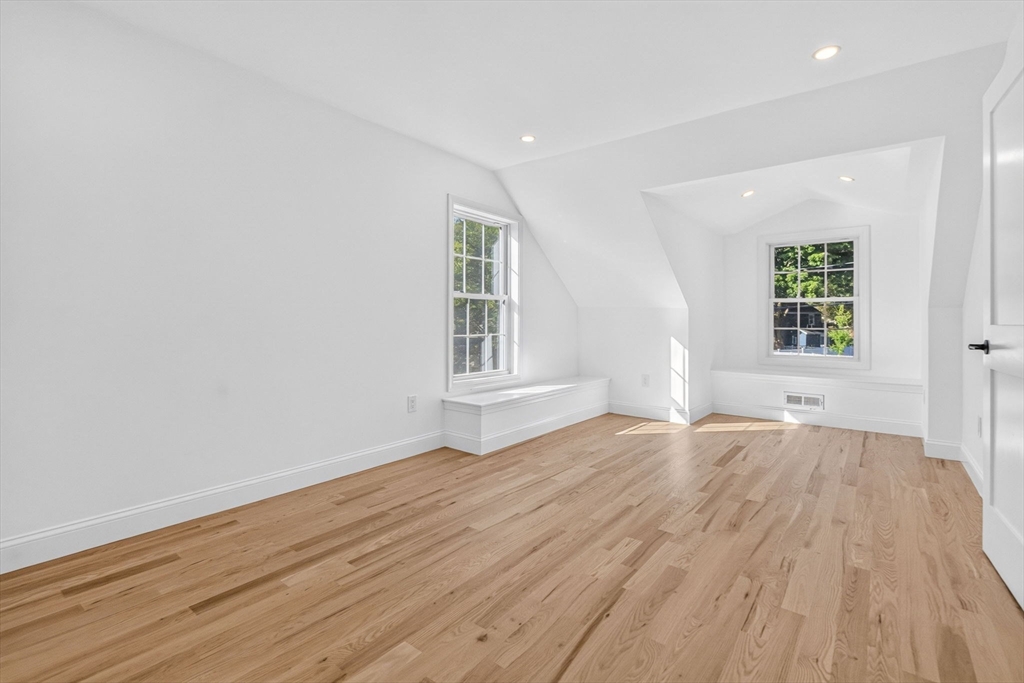 7 Joyce Rd