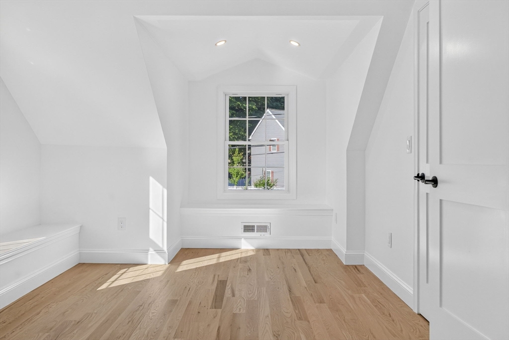7 Joyce Rd