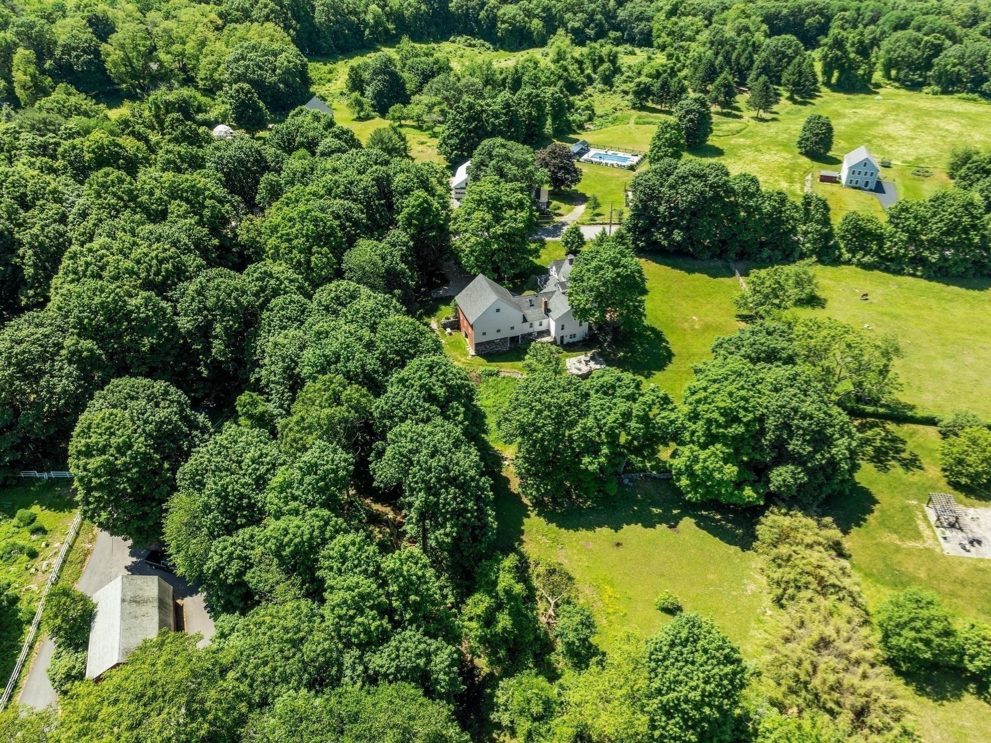 827 Hill Rd