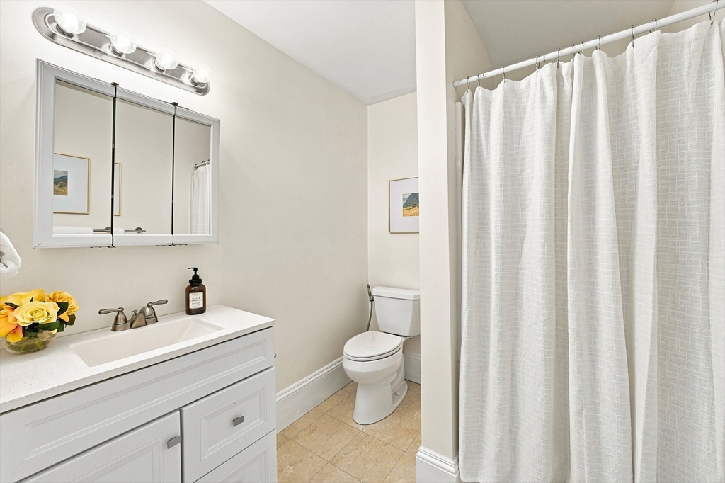 146 Lincoln Rd Unit: A
