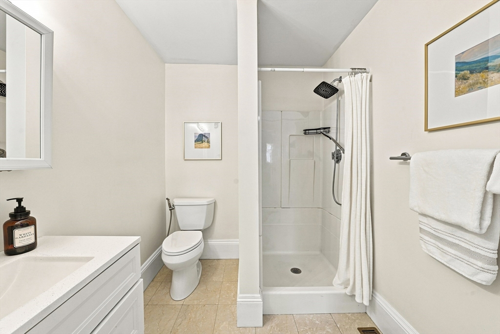 146 Lincoln Rd Unit: A