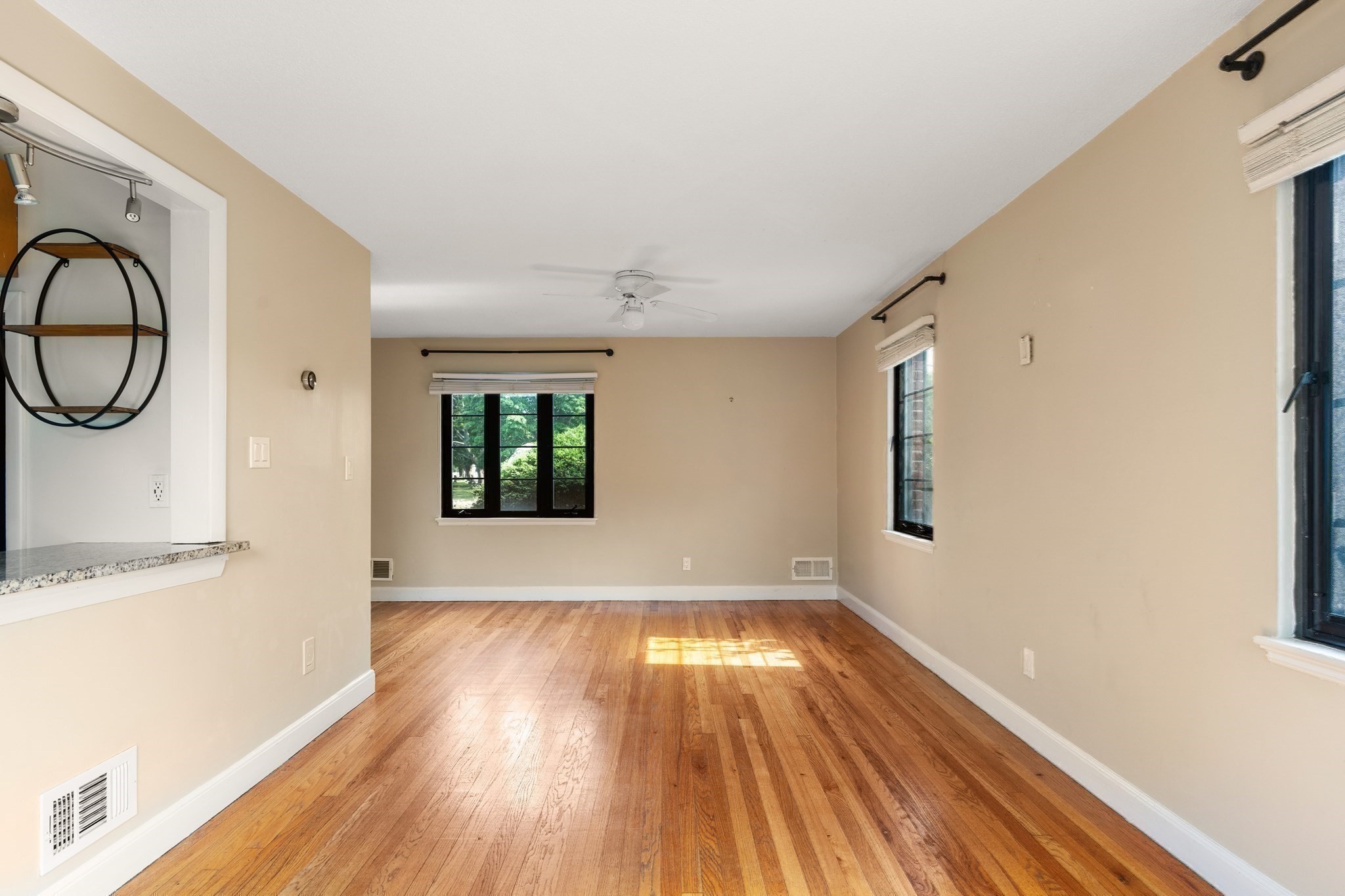 956 Belmont # 956