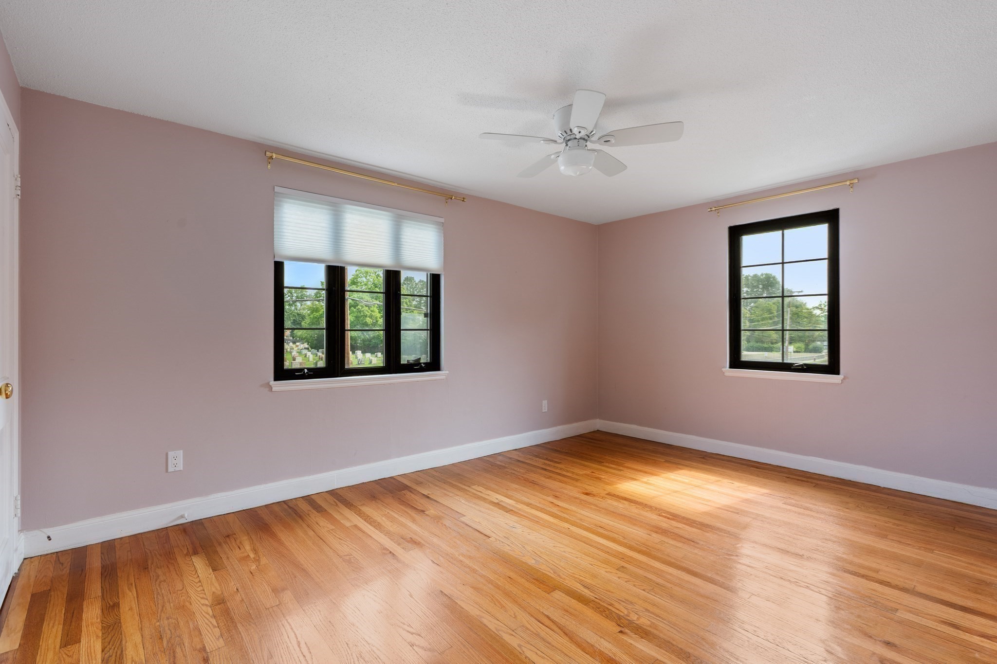 956 Belmont # 956