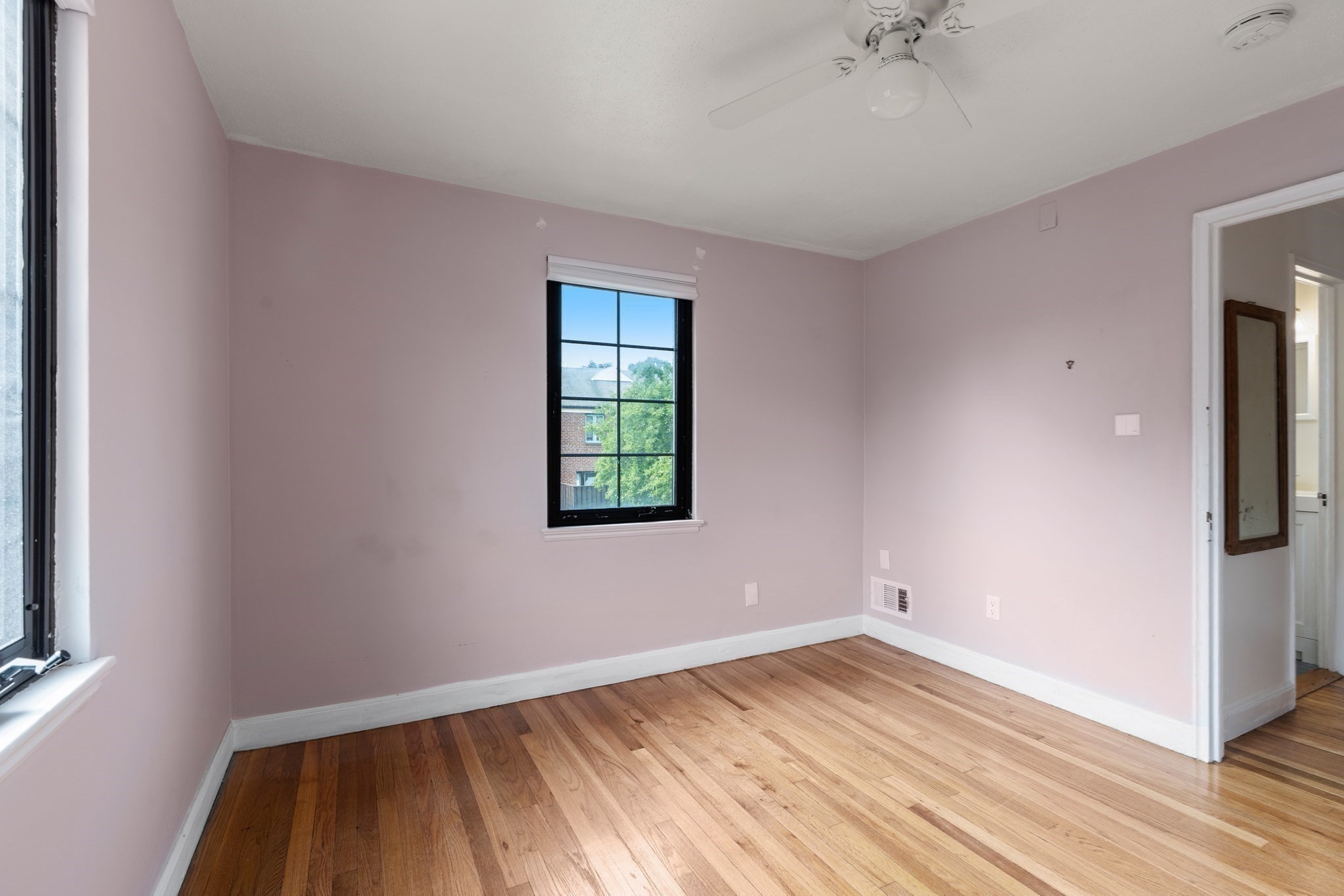 956 Belmont # 956