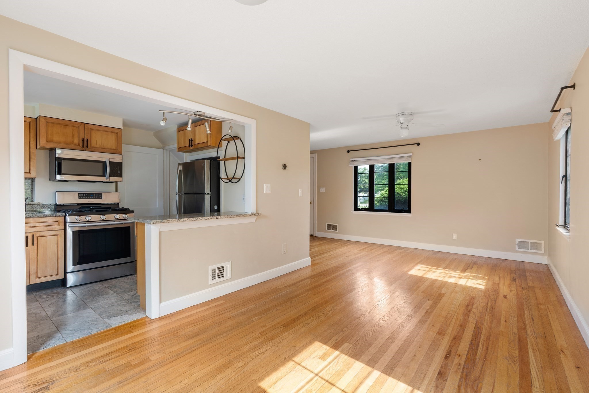 956 Belmont # 956