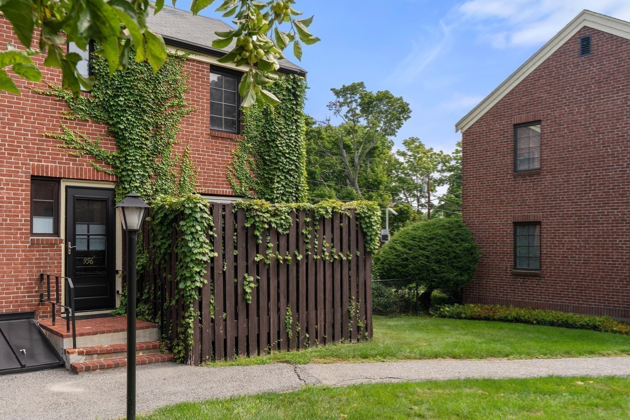 956 Belmont # 956