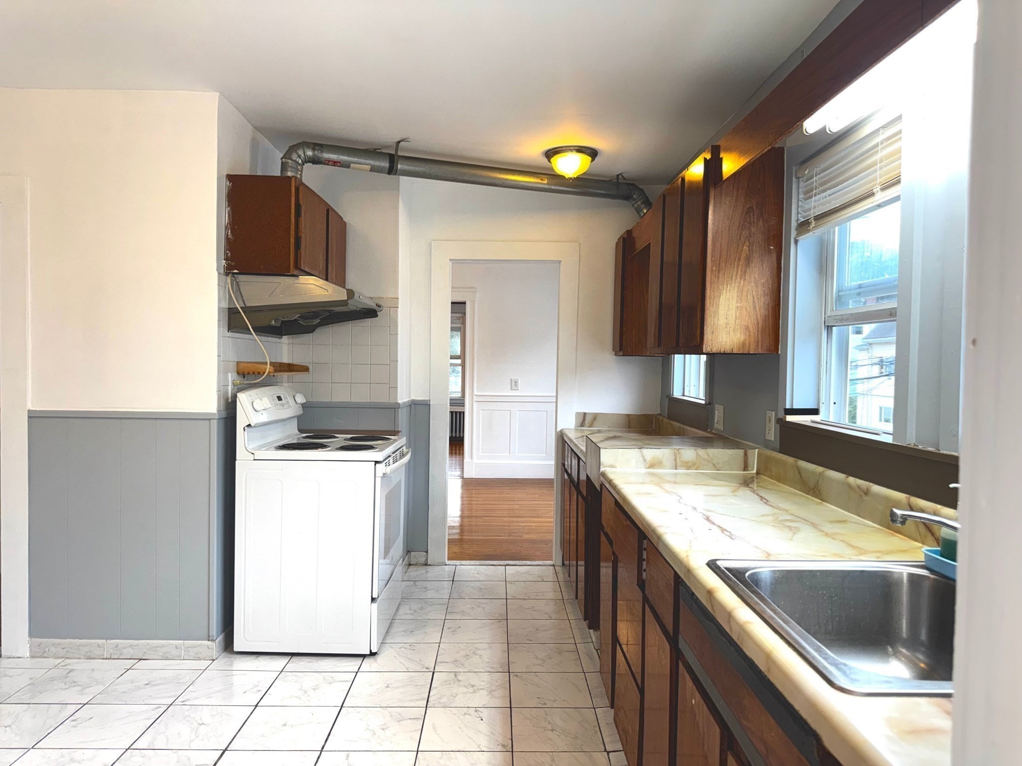40 Almont St # 2