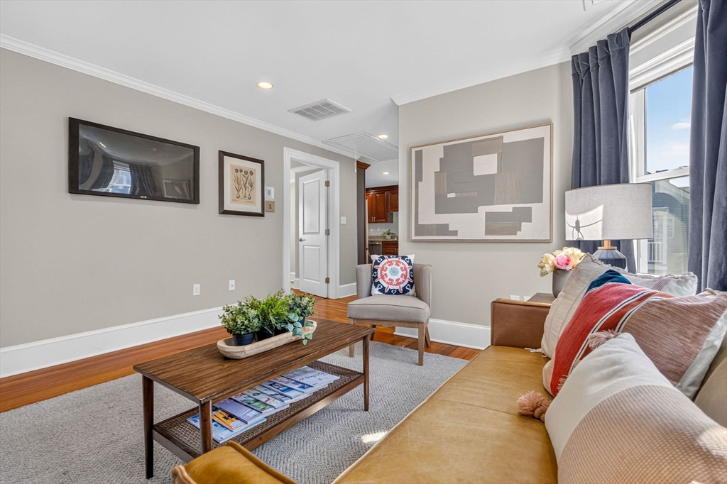 201 College Ave # 3