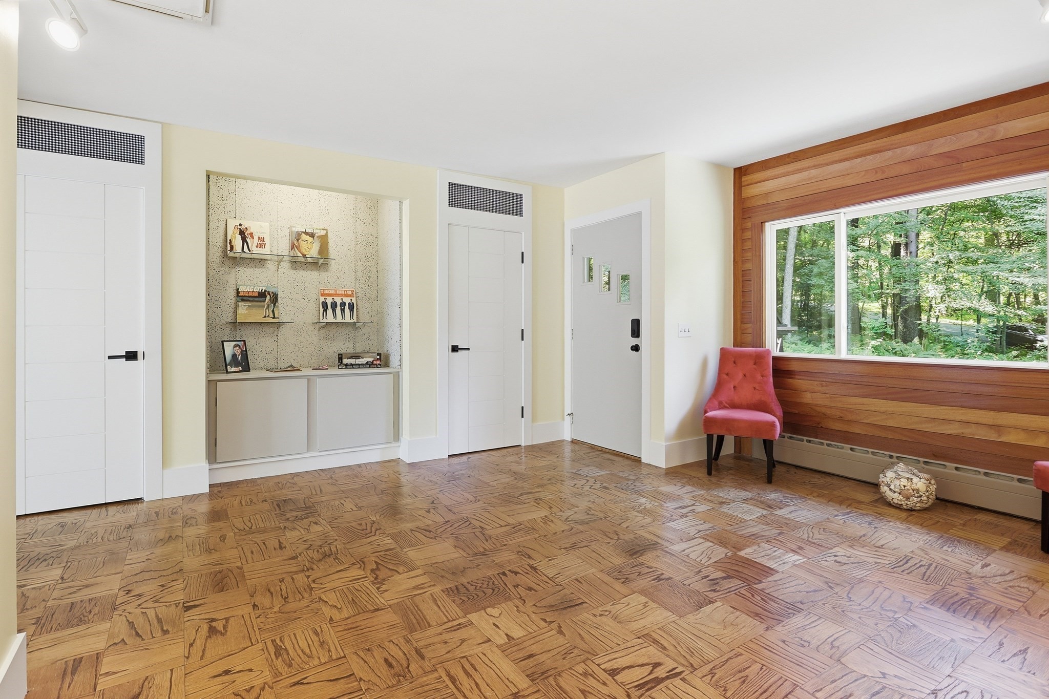 131 Warren Ave