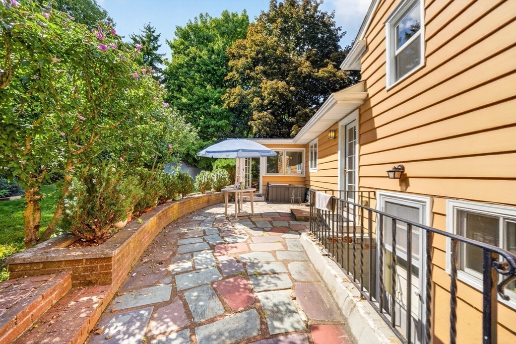 184 Concord Ave