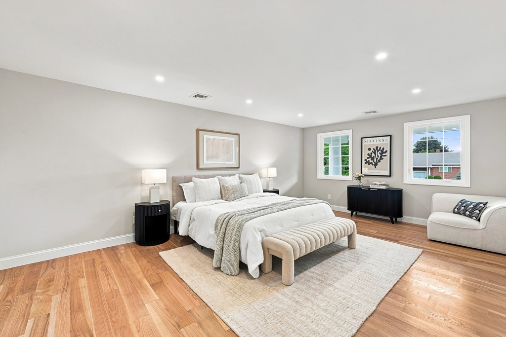 7 Viking Rd