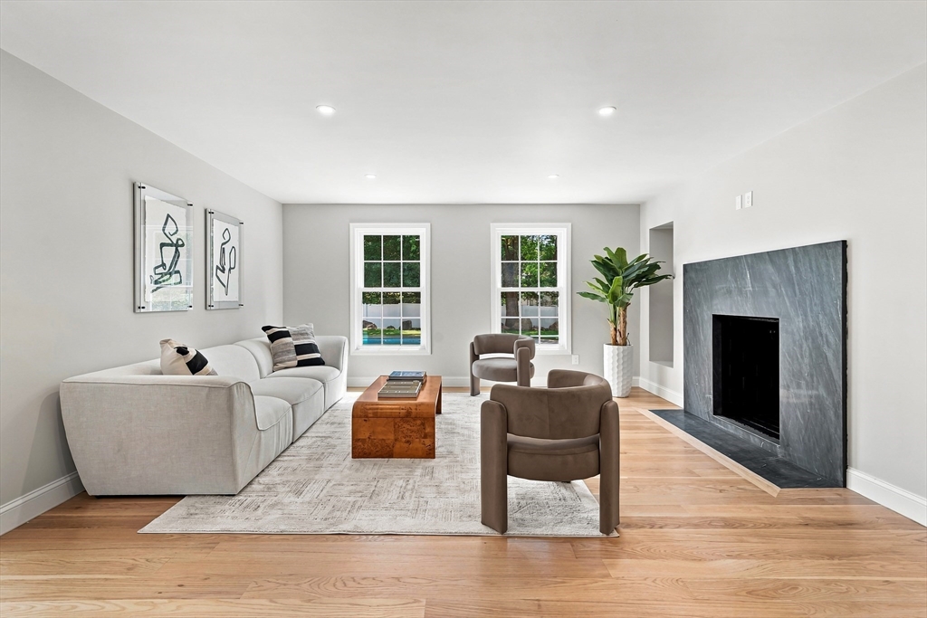 7 Viking Rd