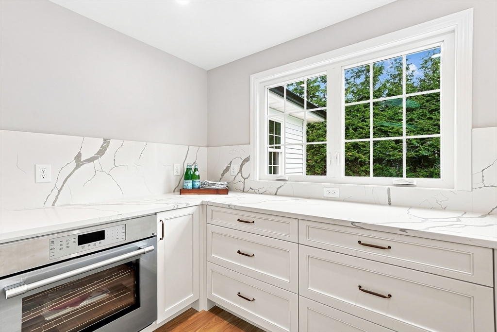 7 Viking Rd