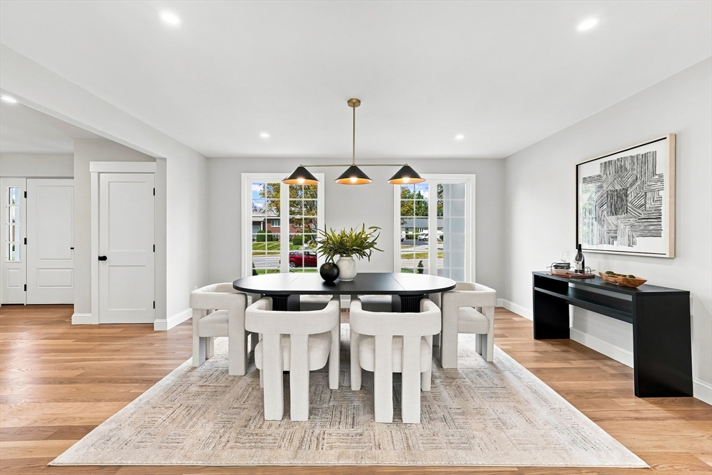 7 Viking Rd