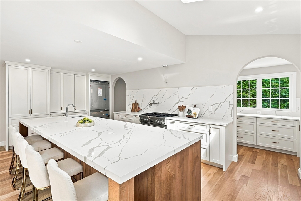7 Viking Rd