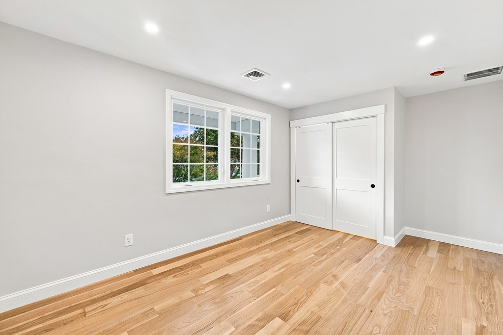 7 Viking Rd