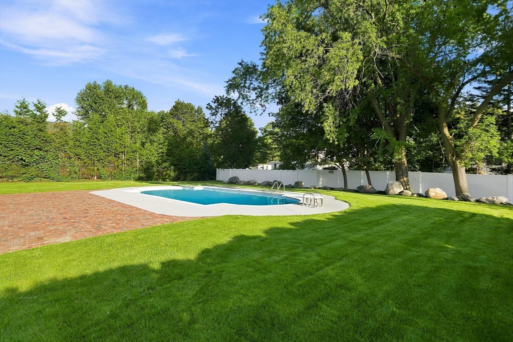 7 Viking Rd