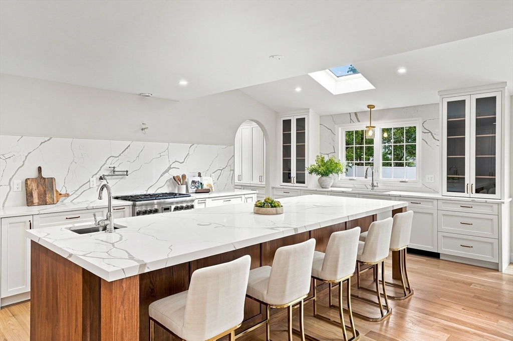 7 Viking Rd