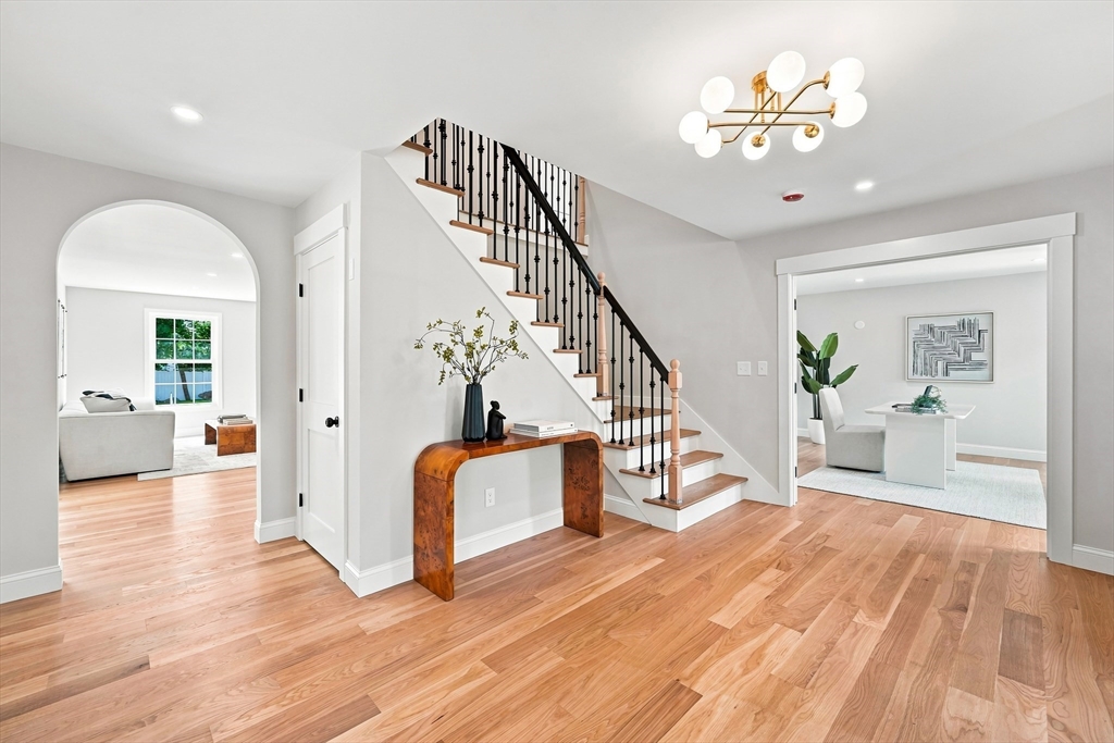 7 Viking Rd