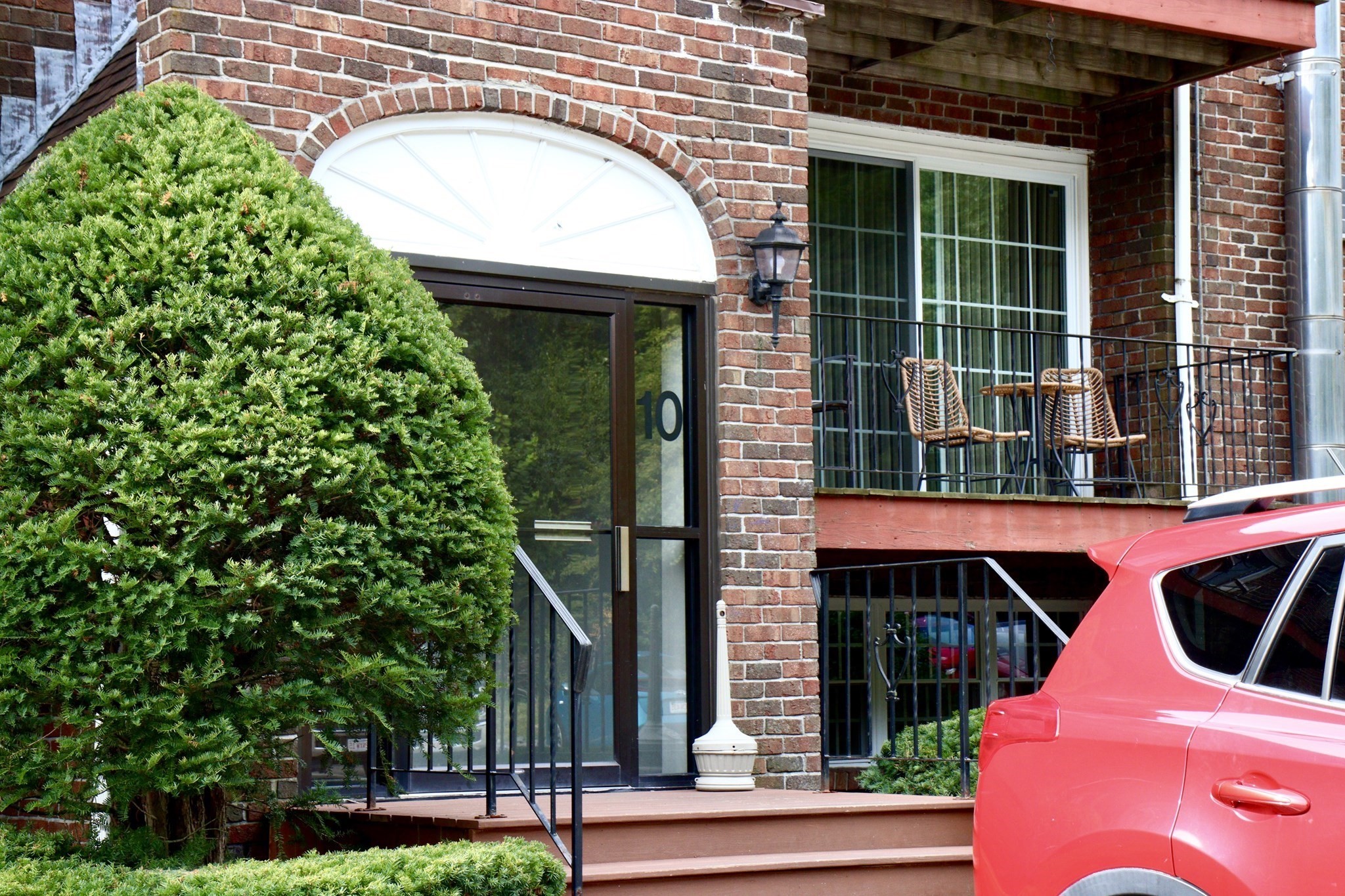 10 Williamsburg Ct # 3