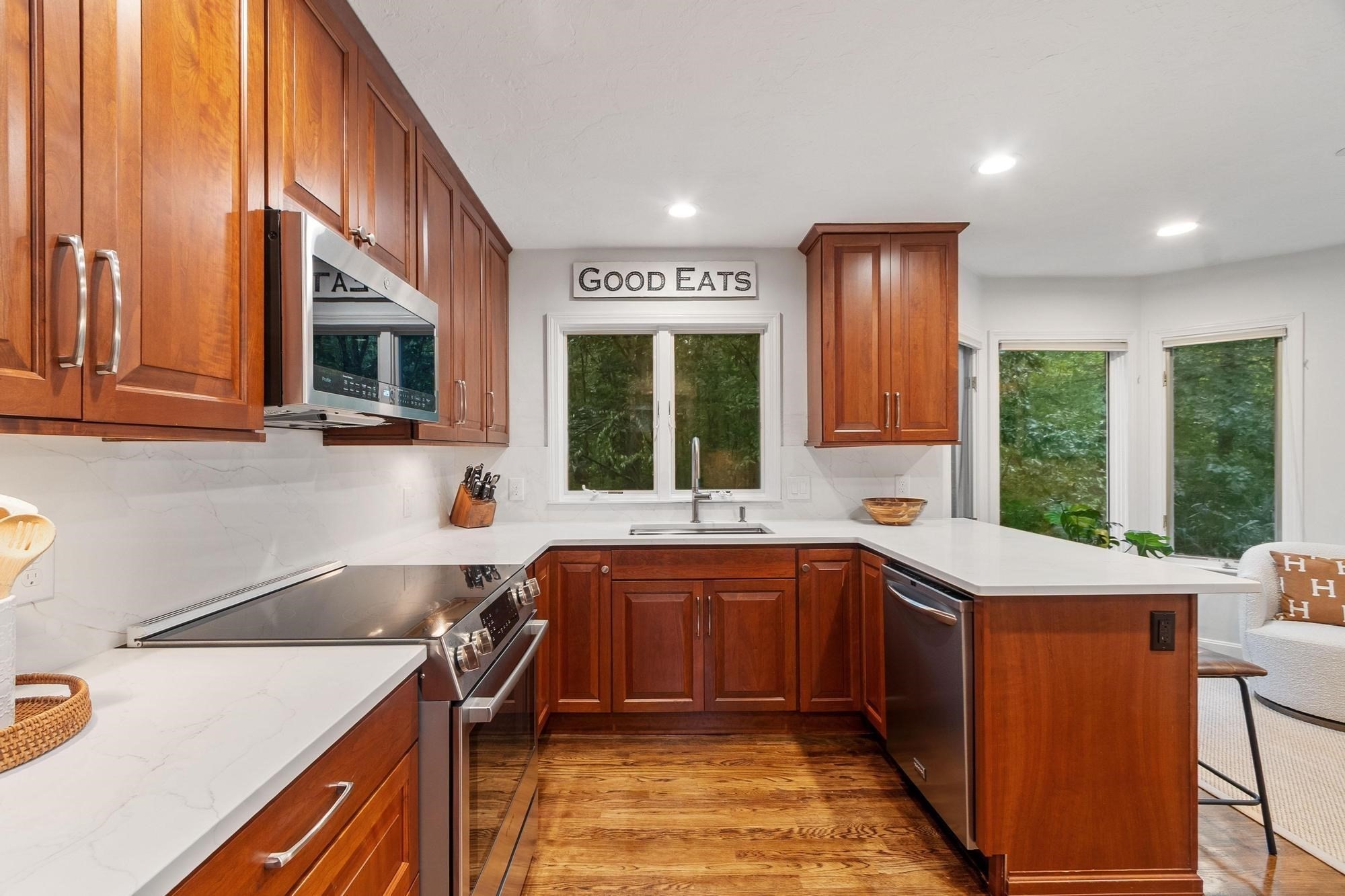 25 Pickman Dr # 25