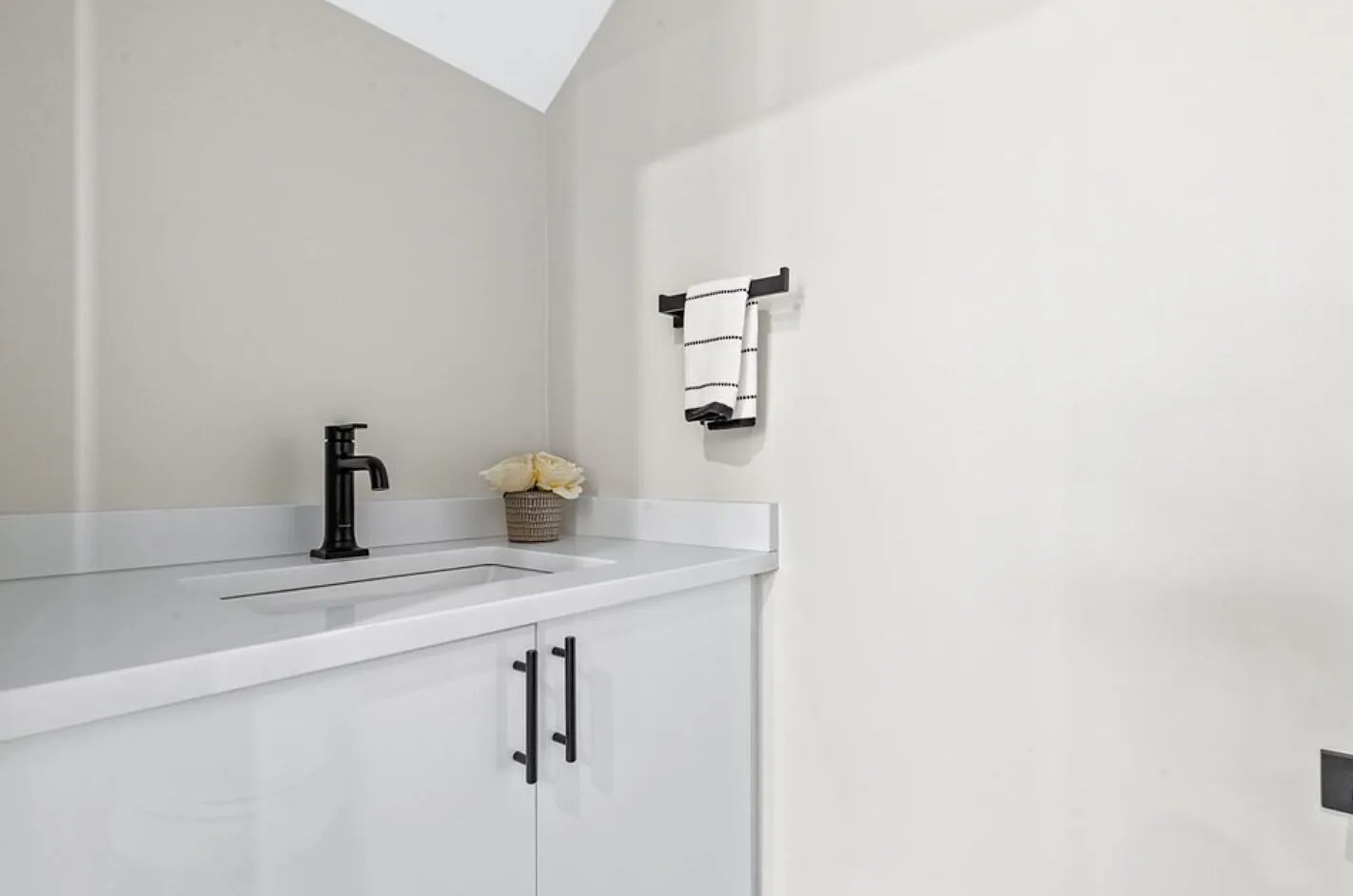 300 Somerville Avenue Unit: F