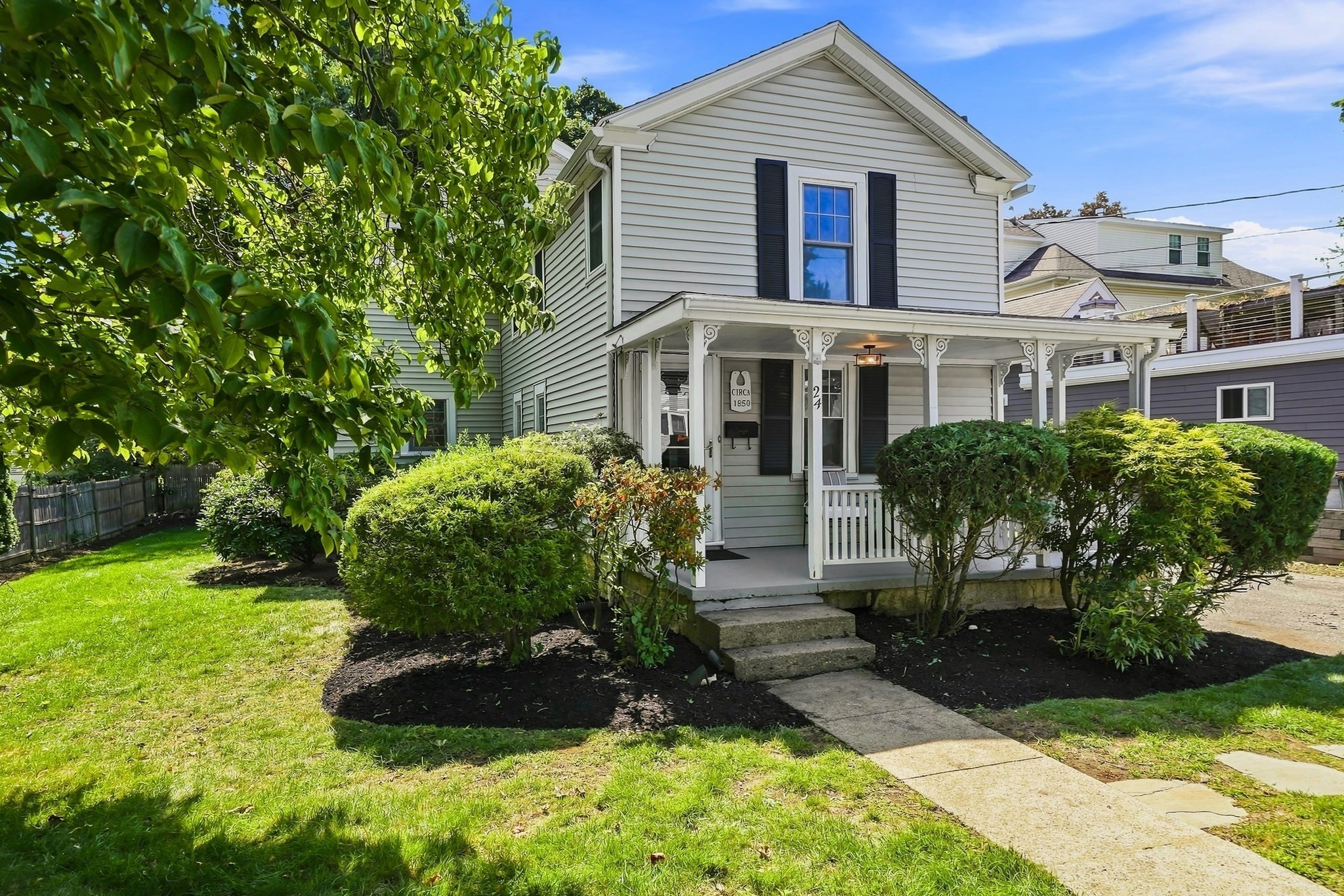 24 Richardson St