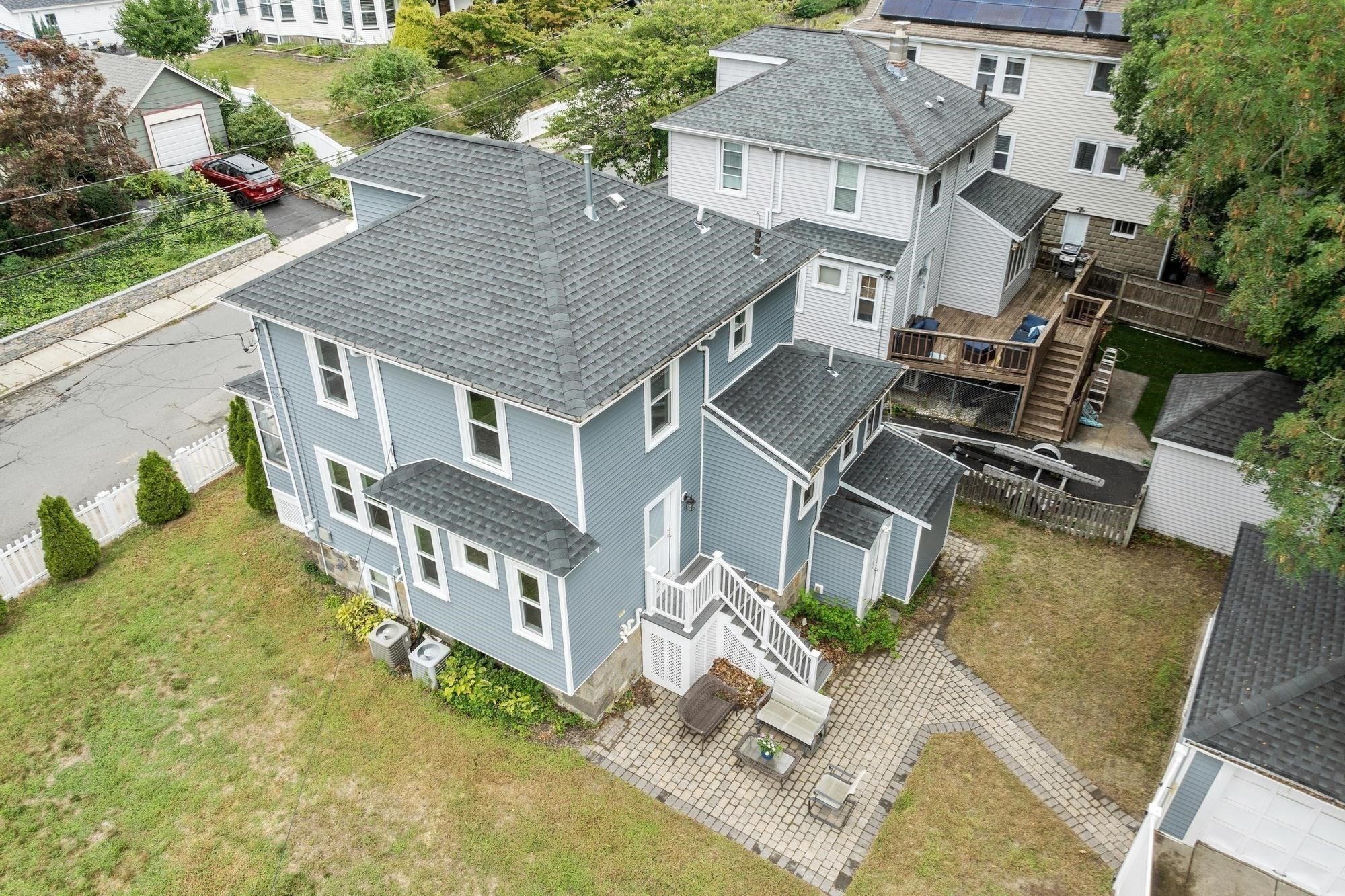 80 Hillsdale St