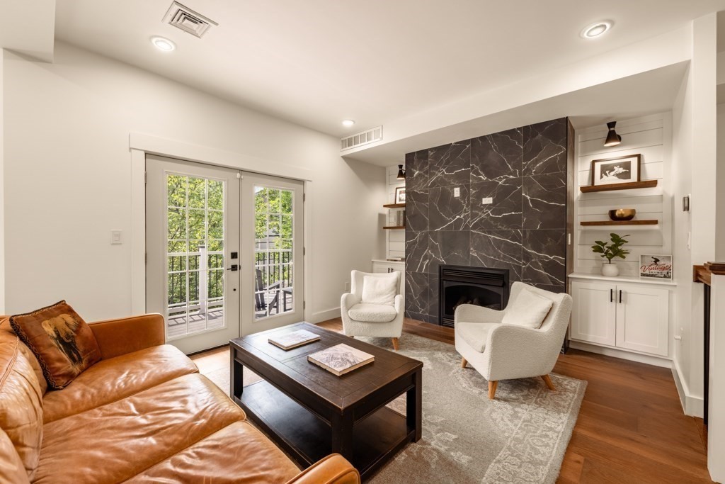 13 Grand View Avenue # 2